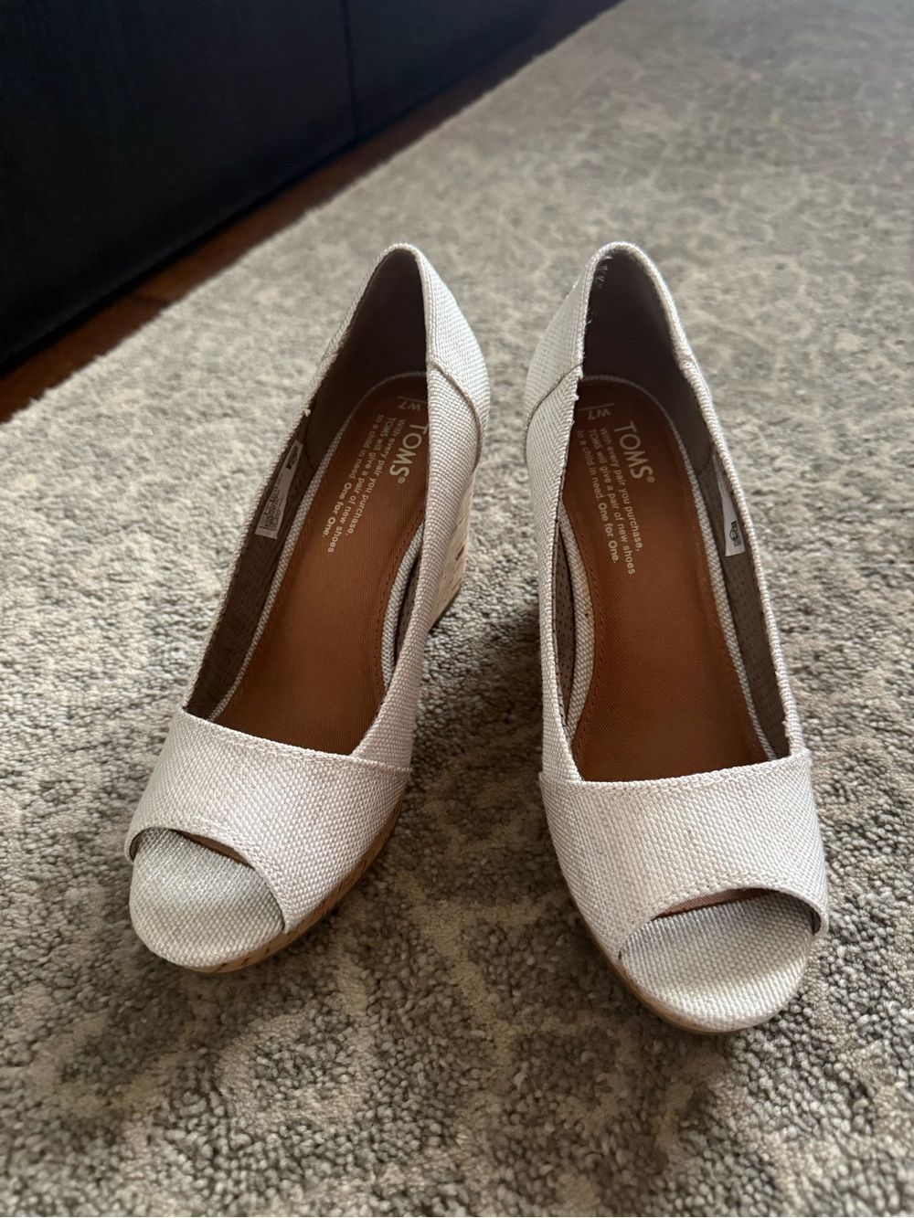 TOMS Cream Open-Toe Wedge Heel Pumps